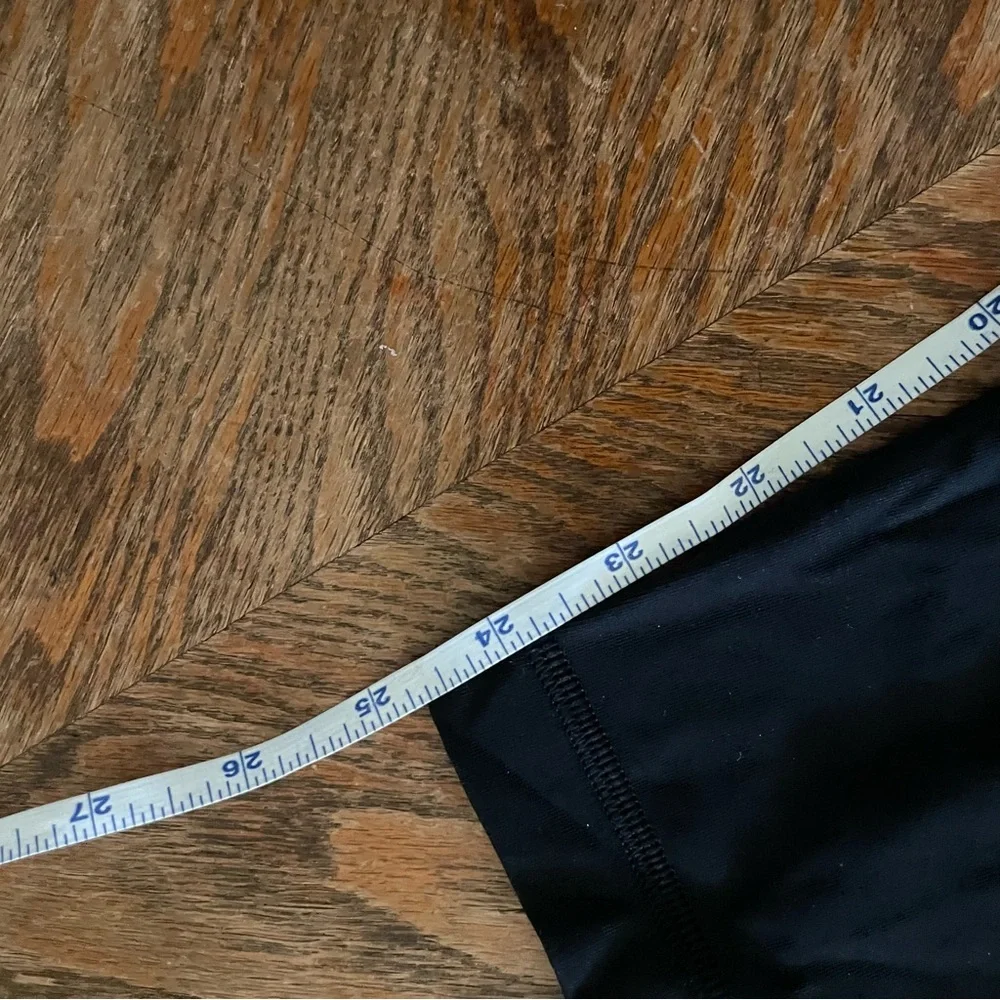 Lululemon black leggings size 4